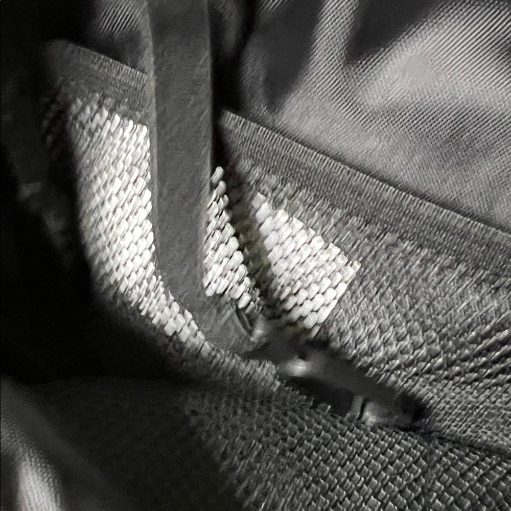 Lole Black Sherpa Mini Belt Bag NWOT - Picture 7 of 12